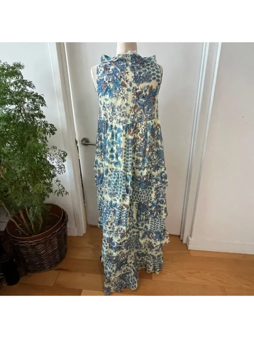 NWT GUADALUPE  Floral Sleeveless Tiered Ruffle Maxi Dress‎ Size Medium